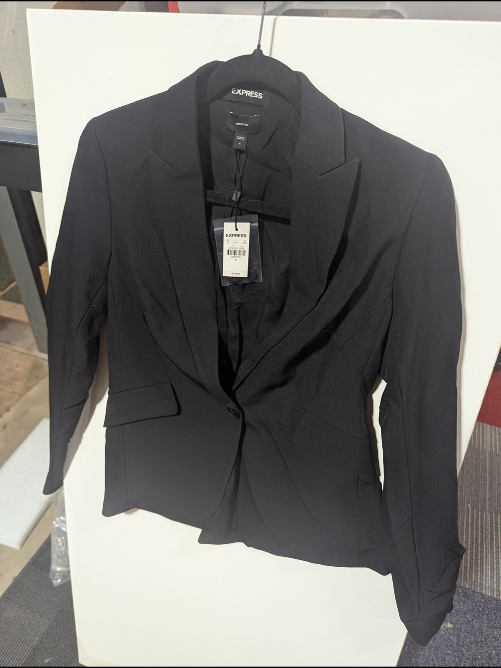 Express Women’s Black Single-Button Tailored Blazer